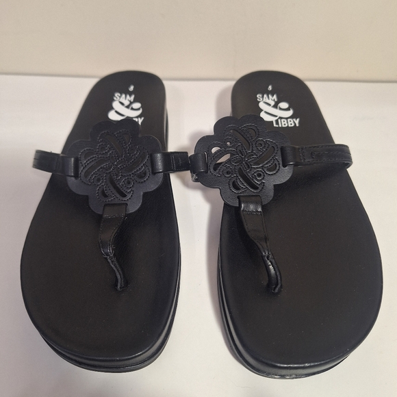 Sam & Libby Alexandra Black Thong Sandal Medallion 8 - Picture 2 of 6